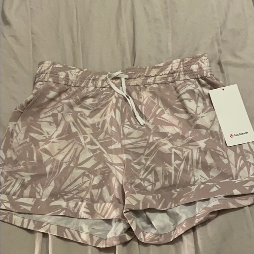 Lululemon Spring Break Away Short